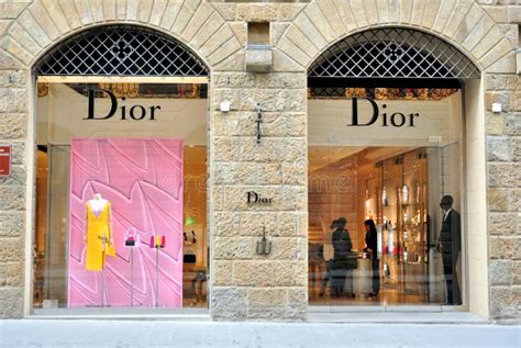 dior italy.